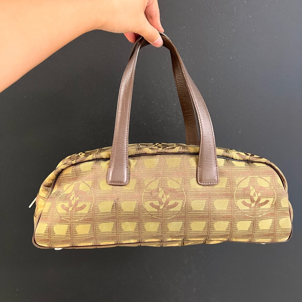 CHANEL Brown nylon with Logo shoulder bag